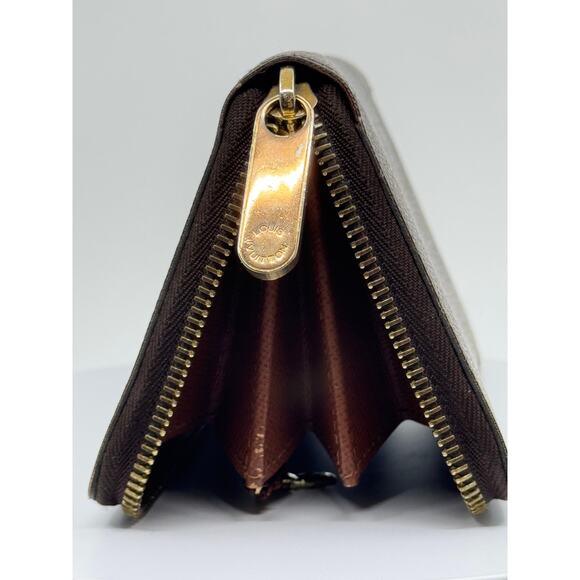 Louis Vuitton Monogram Zippy Wallet - COA Included - Picture 4 of 17